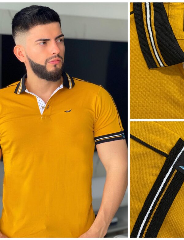 Camiseta de cuello ancho con botones