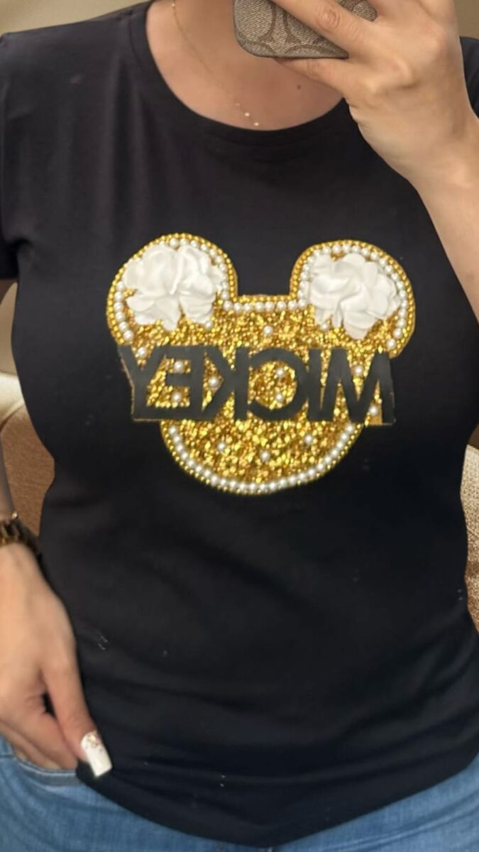 Camiseta con estampado dorado de Mickey