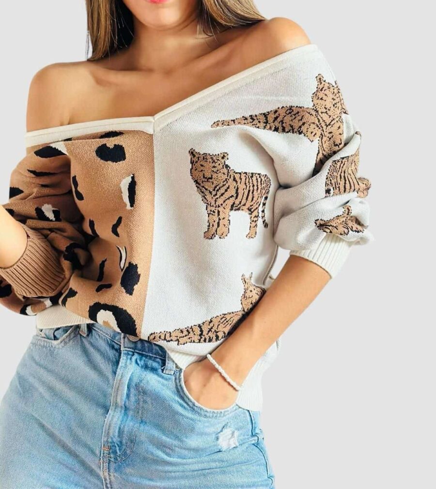 Buzo con diseño de tigre y cuello v