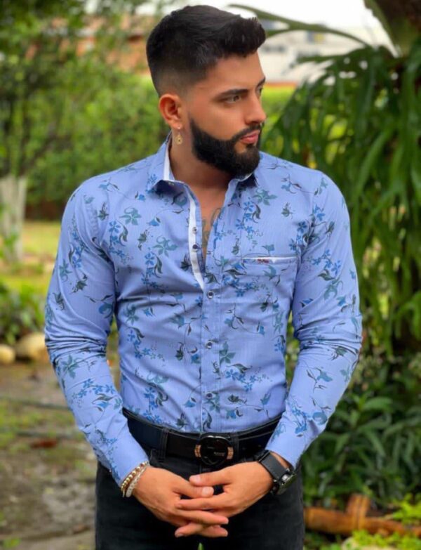 Camisa manga larga con estampado de campanillas