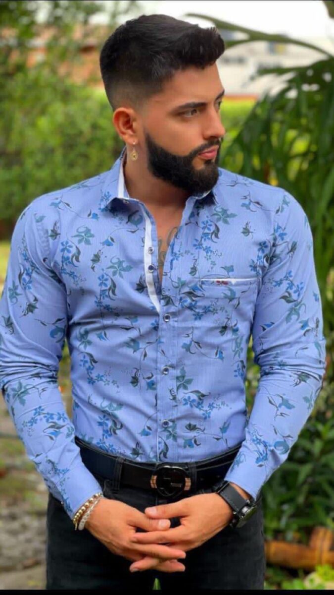 Camisa manga larga con estampado de campanillas
