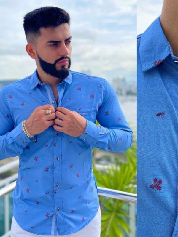 Camisa con estampado de insectos