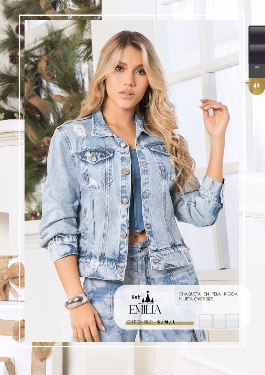 Chaqueta de jean con botones y rotos