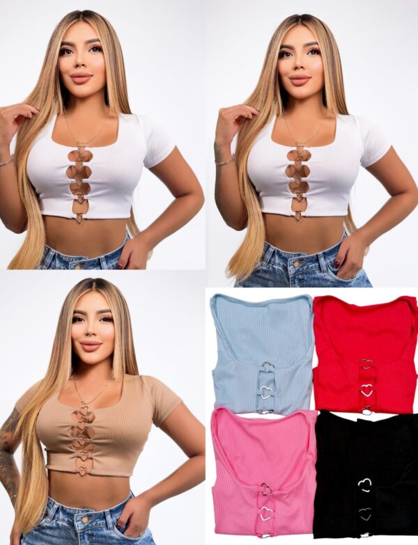 Crop top apertura con y broches de corazon