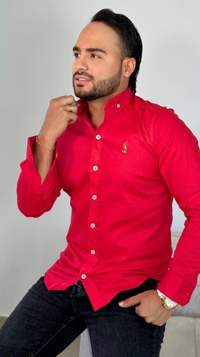 Camisa polo con botones blancos