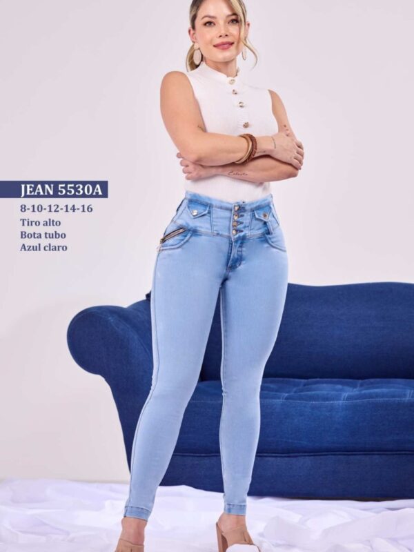 Skinny jean push up con bota tubo