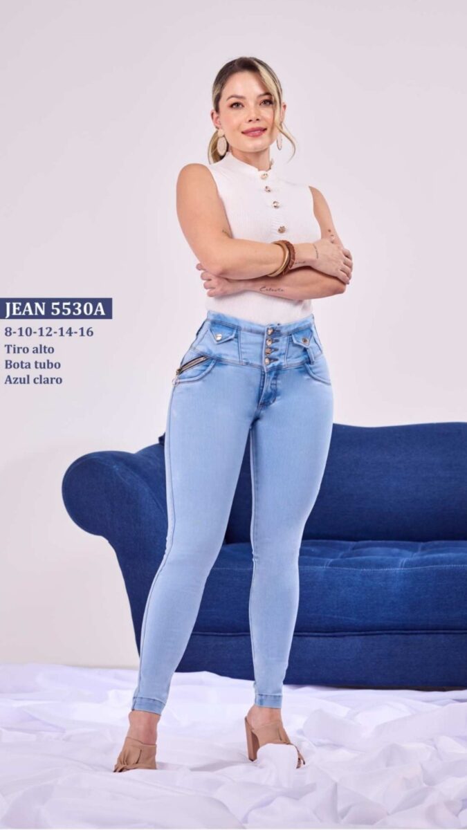 Skinny jean push up con bota tubo