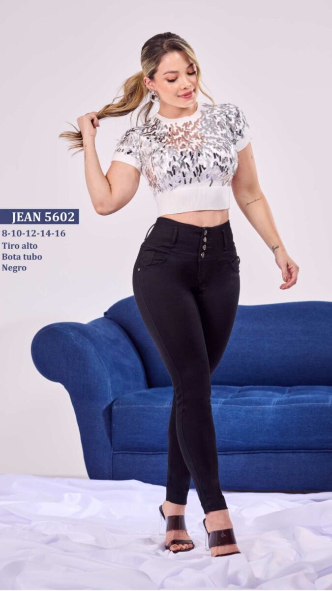 Jean push up bota recta con tiro alto y 4 botones