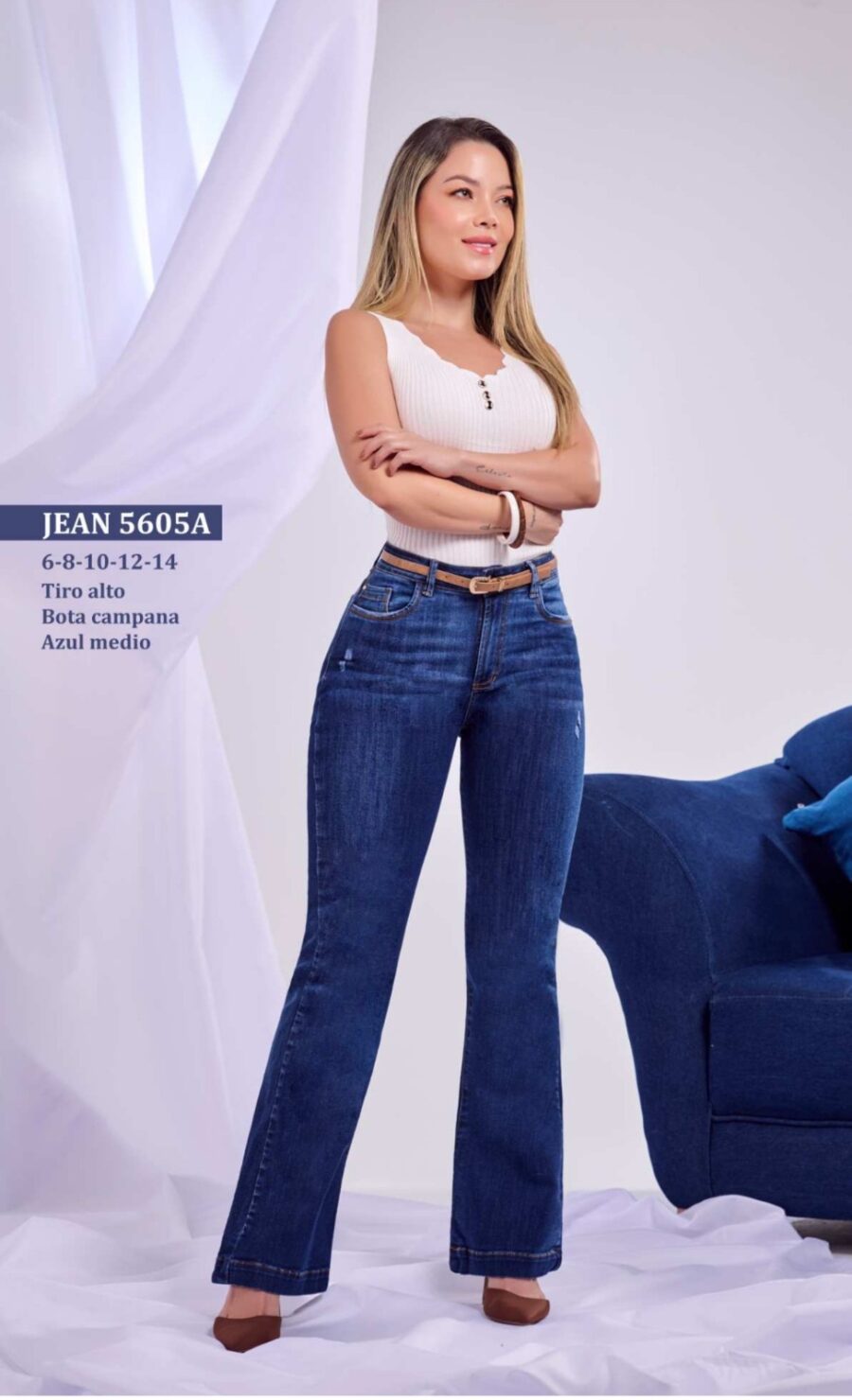 Jean push up con bota campana y tiro alto - Image 4