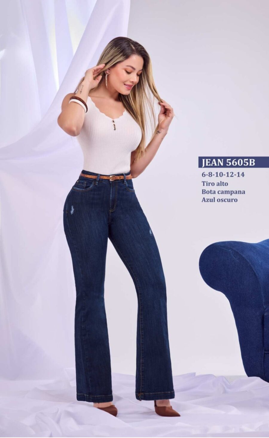 Jean push up con bota campana y tiro alto - Image 2
