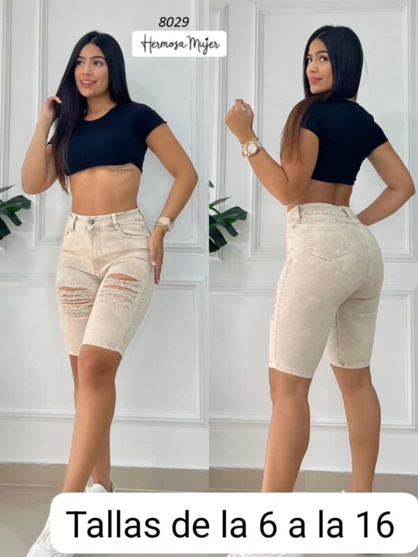 Short largo tipo biker con rotos