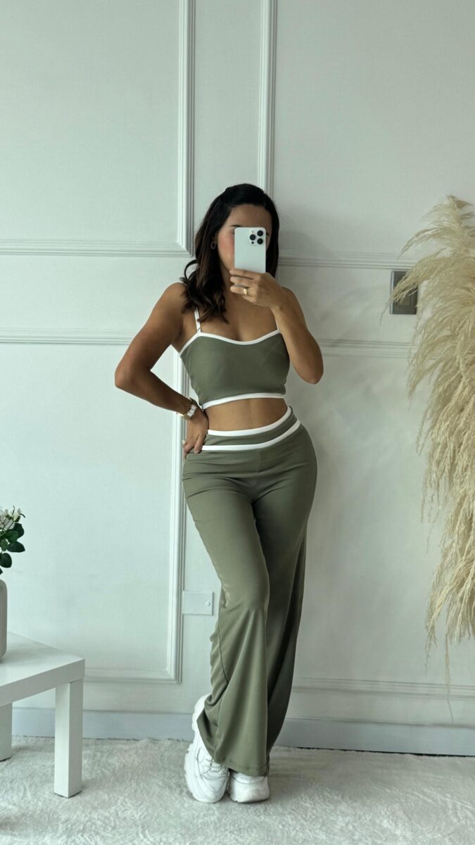 Conjunto de dos piezas con rayas blancas y corte deportivo talla unica para mujer