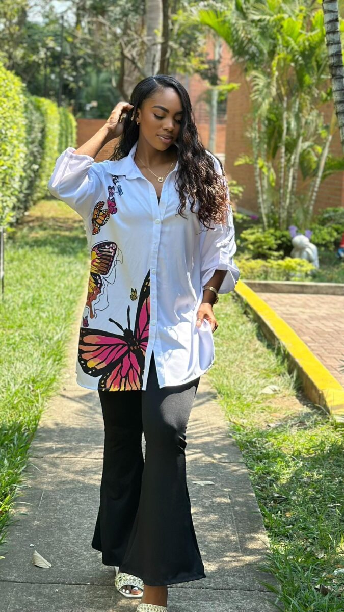 Blusa larga con estampado de mariposas talla unica para mujer