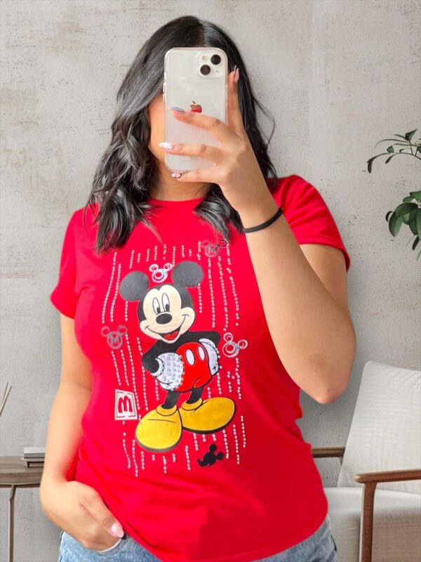 Camiseta con estampado de mickey mouse y detalles brillantes para mujer
