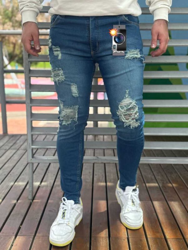 Jean clásico bota tubo con rotos