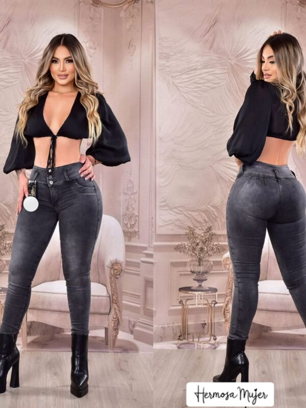 Jean Push-Up bota tubo y efecto frosteado