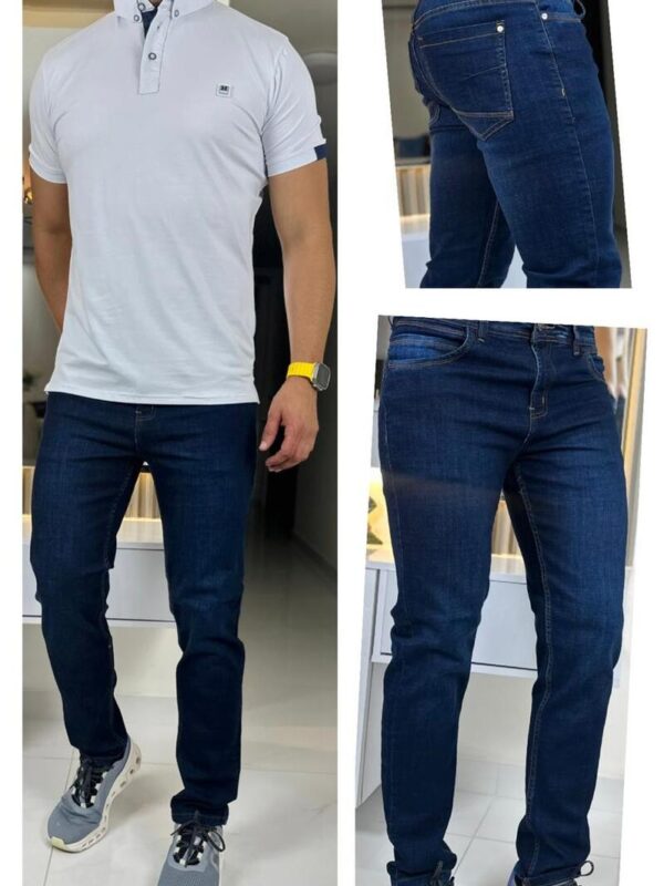 hombre con camisa, jean y tenis