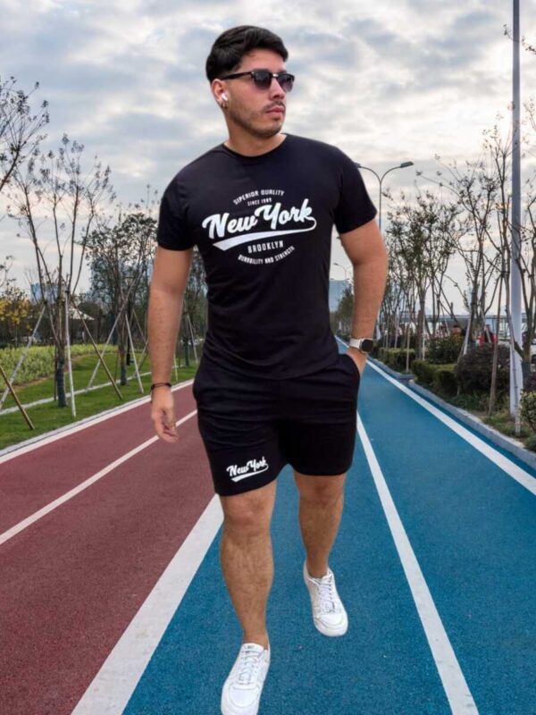 Conjunto deportivo de camisa y bermuda para hombre
