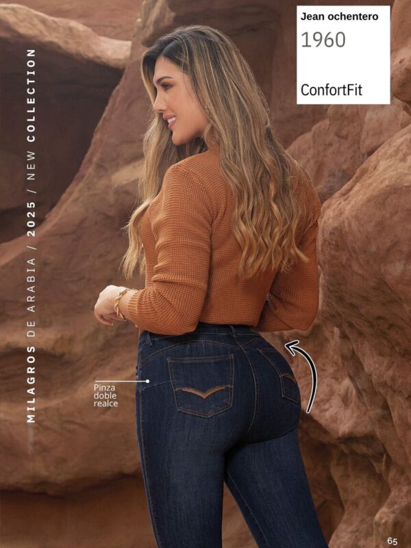 Jean push up bota tubo con detalle en cuerotex