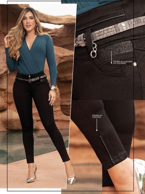 Jean push up bota tubo con bordado para mujer
