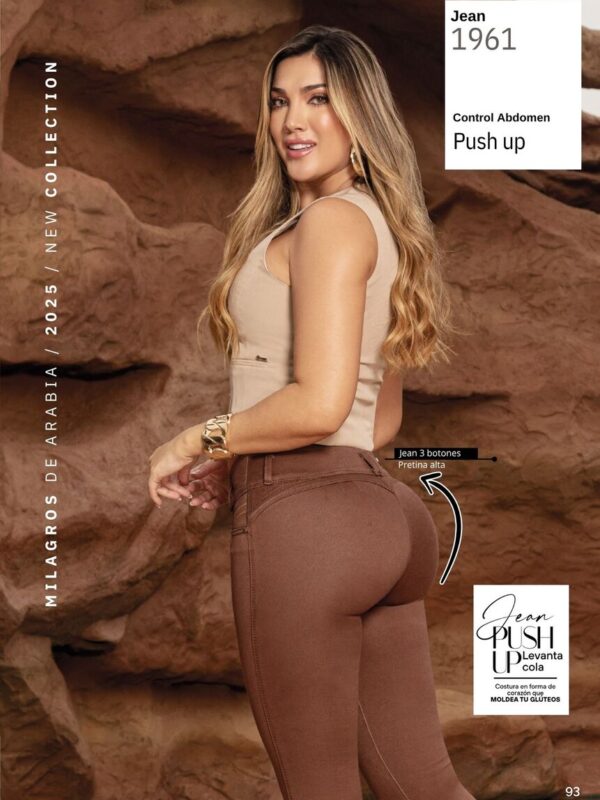 Jean push up bota tubo con bordado y tres botones para mujer