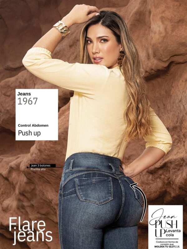 Jean negro push up bota recta con control de abdomen y tres botones para mujer