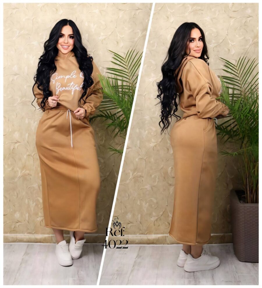 Conjunto comodo con falda larga y saco para mujer