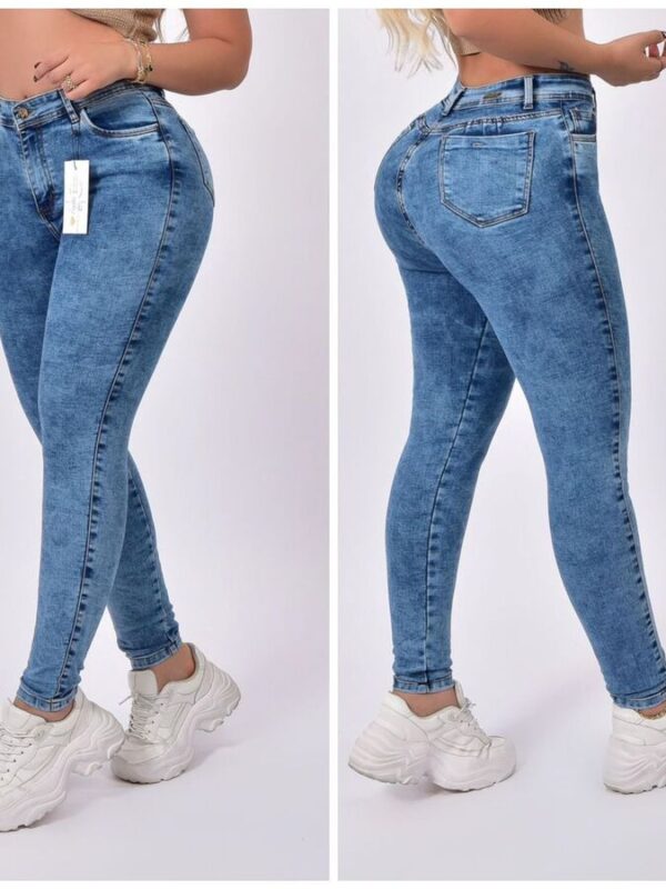 Jean push up bota tubo con bolsillos y boton para mujer