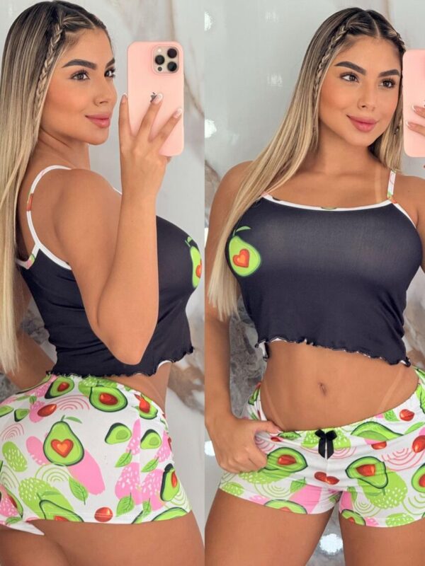 Pijama short y camiseta de tiras con estampado de aguacate